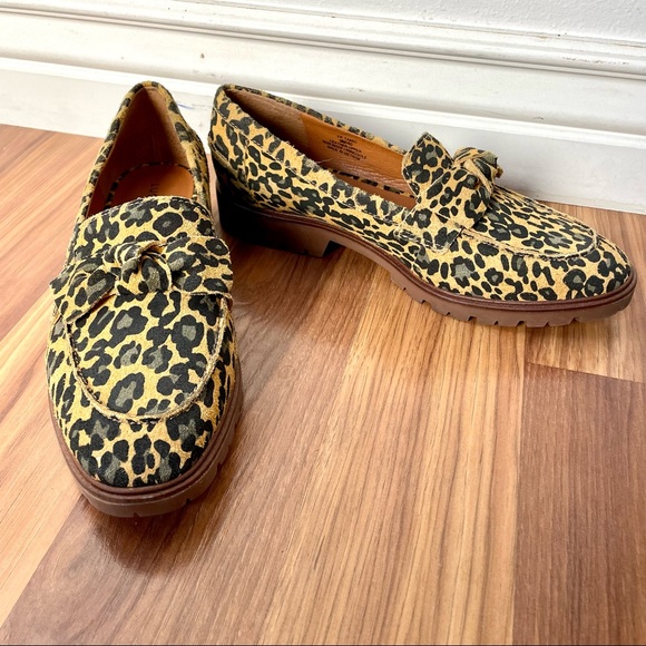 Lucky Brand Shoes - Like New Lucky Brand Tamio Loafer — Cheetah/Leopard Print Inca Gold Bow